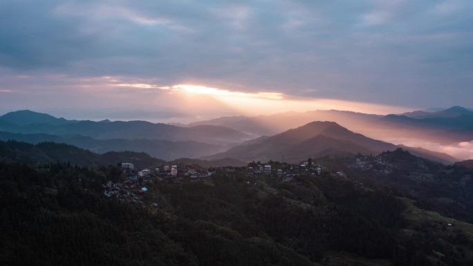 日出、山村、凌晨、丁达尔光、耶稣光