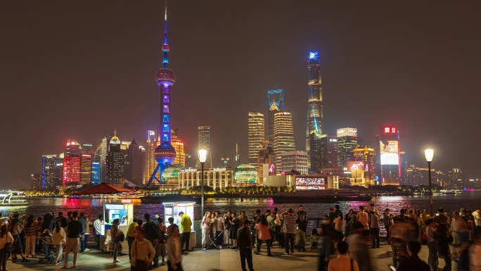 上海外滩热闹旅游人潮夜景延时摄影