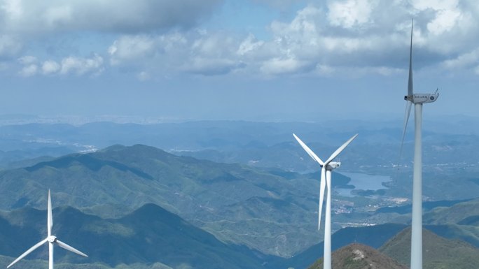 浙江会稽山东白山风车风力发电东白湖远山