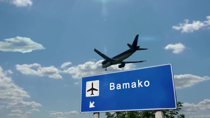 飞机降落在马里巴马科机场