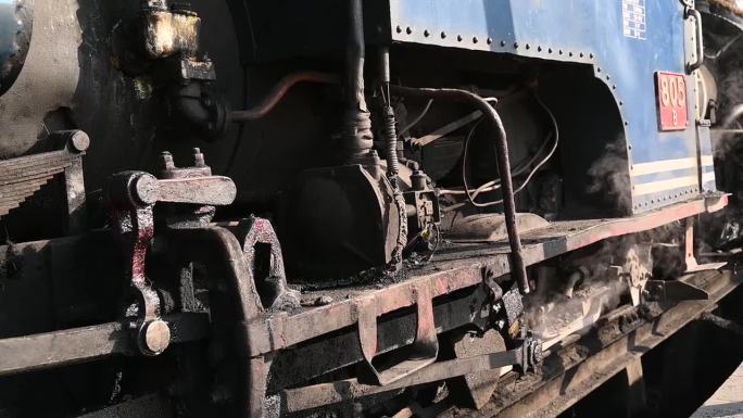 蒸汽机车或玩具火车引擎发出的蒸汽