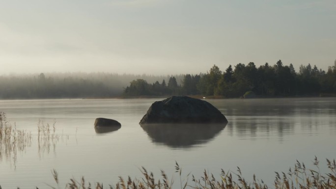 清晨湖雾的静态延时，可循环4k视频