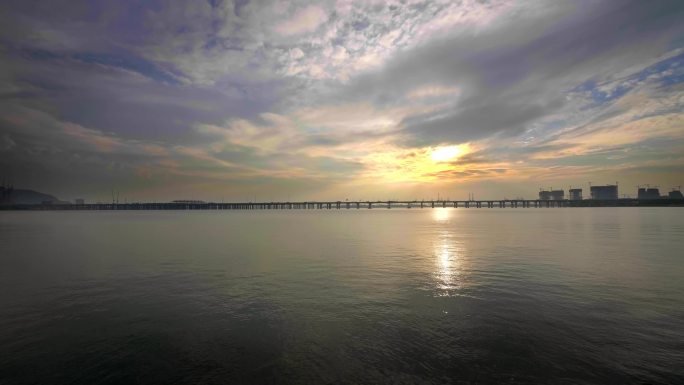 黄昏海面 平静的海面 波光粼粼 跨海大桥