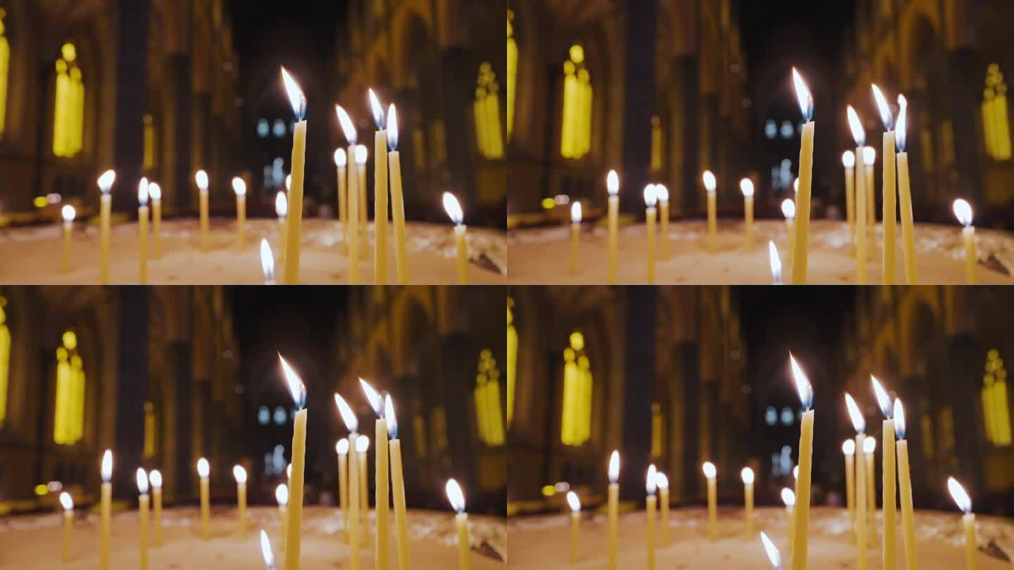 教堂背景上的蜡烛温暖温馨自由