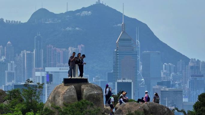 香港维港最美观景台：爬山宝马山红香炉峰
