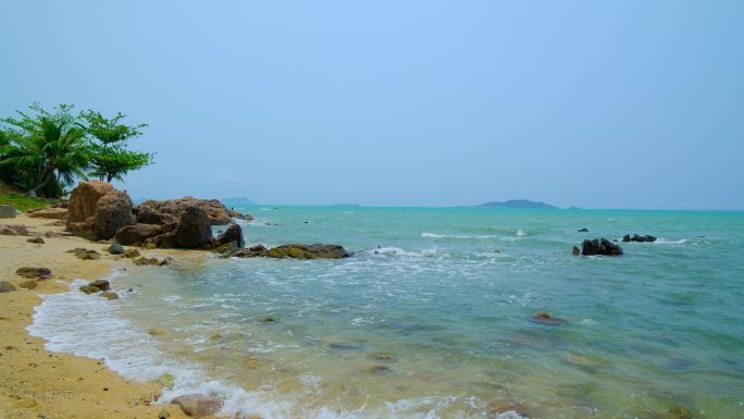 阴天海边沙滩海浪风景海景