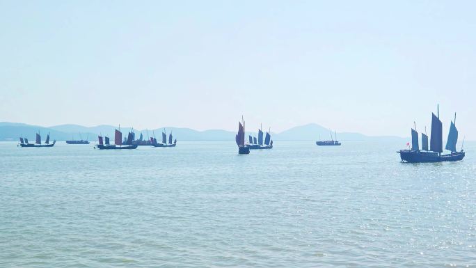 太湖美景湖面帆船