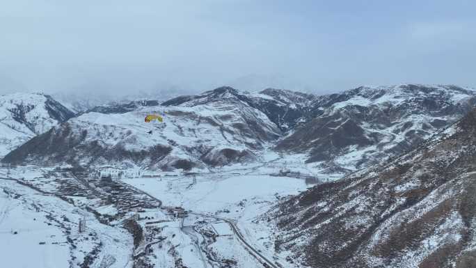 4K新疆雪山滑伞航拍