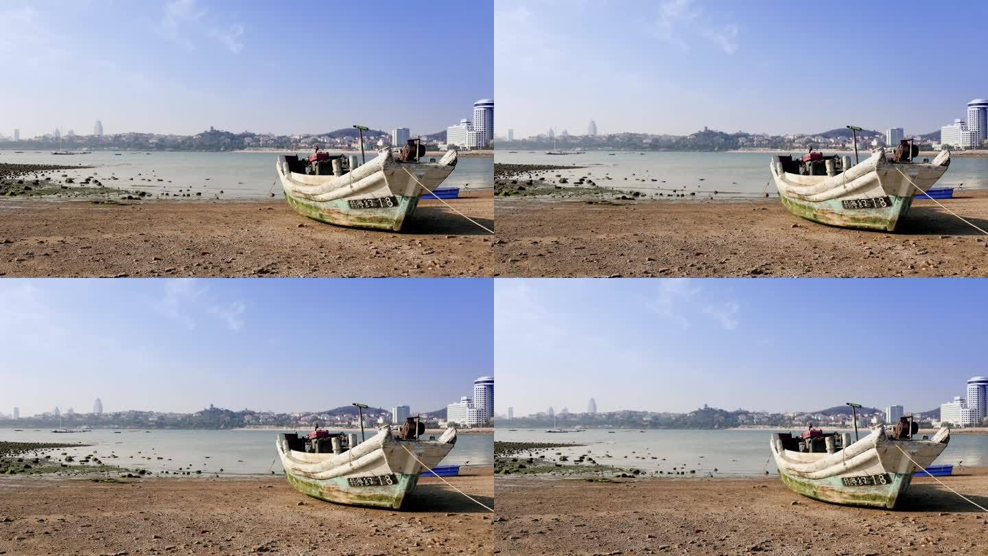 青岛第一海水浴场的渔船