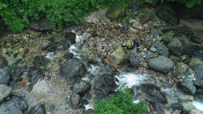 山涧溪流泉水