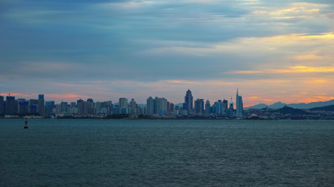 青岛海上日出 青岛港早晨 巨轮航行 港口