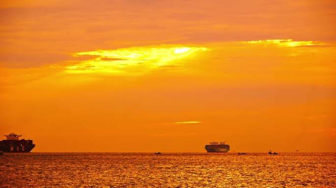 青岛海上日出 青岛港早晨 巨轮航行 港口