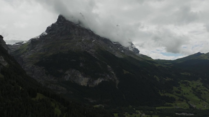 俯瞰格林德沃，瑞士阿尔卑斯山，伯尔尼州，瑞士。