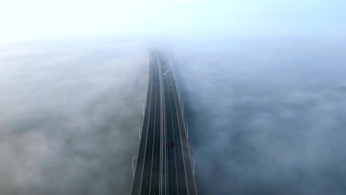 桥上云雾仙境