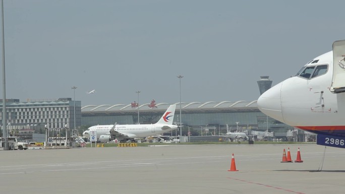 西安咸阳国际机场飞机起落