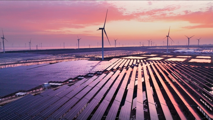 中国建设风力发电光伏发电太阳能发电日出