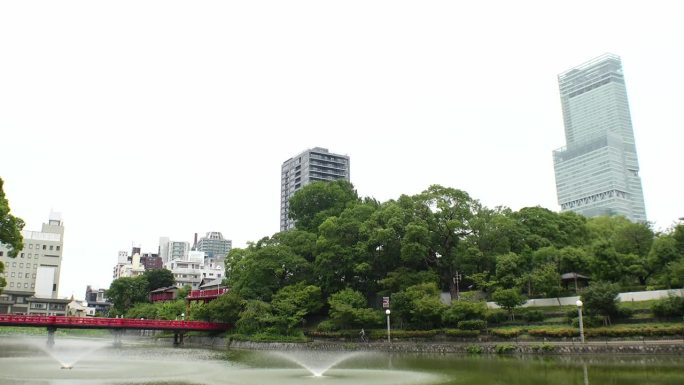 大阪，日本:安倍野春光建筑的延时拍摄。