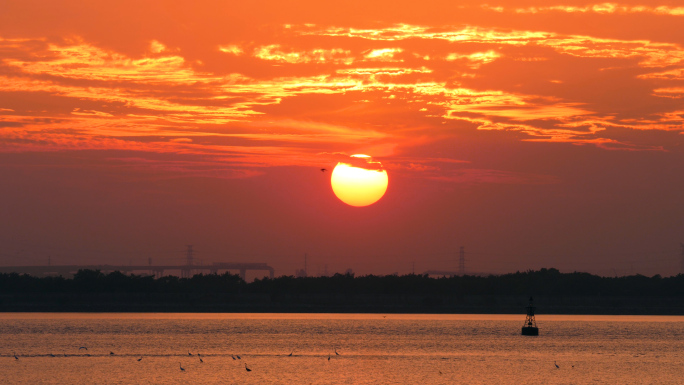 江边夕阳太阳下山夕阳西下延时视频