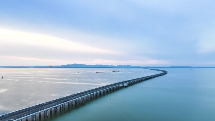 蜿蜒的南京石臼湖特大桥建筑风光