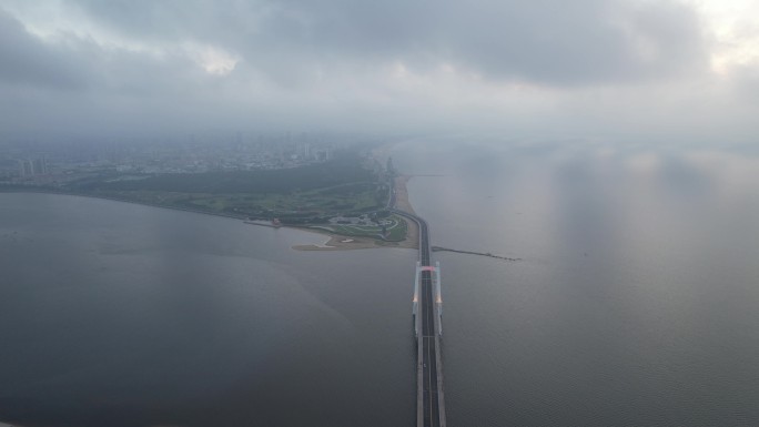 山东烟台夹河大桥平流雾