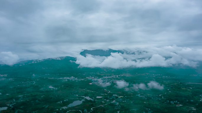 4k航拍山间云雾薄雾雾气