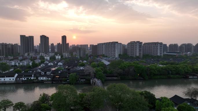 杭州大运河拱宸桥夕阳