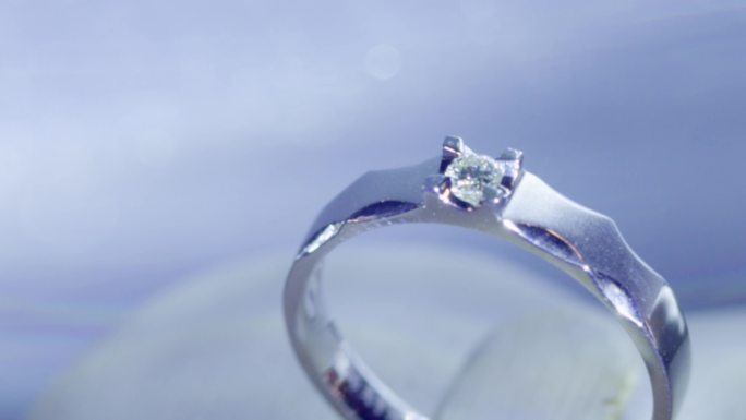 商场各种珠宝戒指首饰钻石钻戒金银饰品展示
