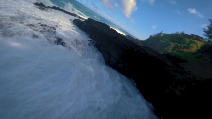 FPV穿越机无人机航拍大海海浪海岸海岛