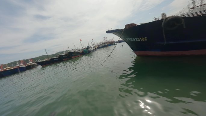 穿越机穿越渔船港口渔船排列开渔节出海
