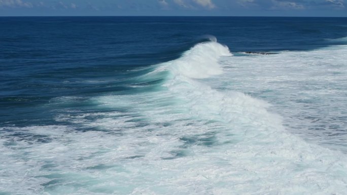 大海巨浪后浪推前浪