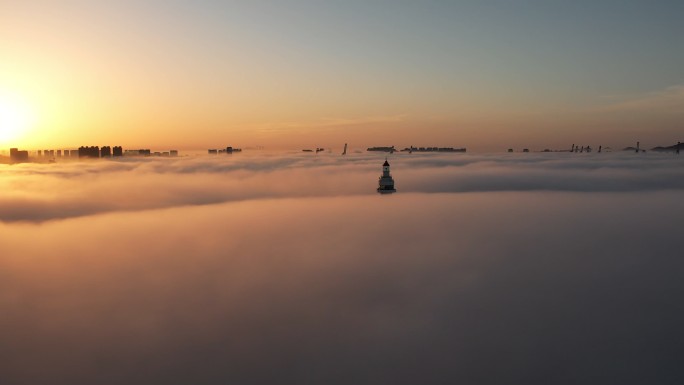 山东烟台山仙境灯塔