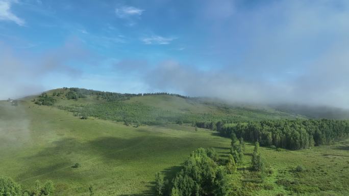 航拍绿色山野晨雾缭绕