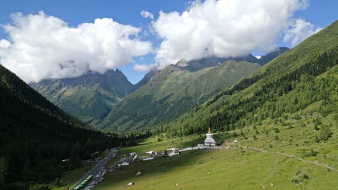 四姑娘山森林环境雪山丛林河流山谷航拍4K