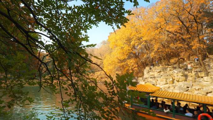 北京颐和园秋季秋天的游船