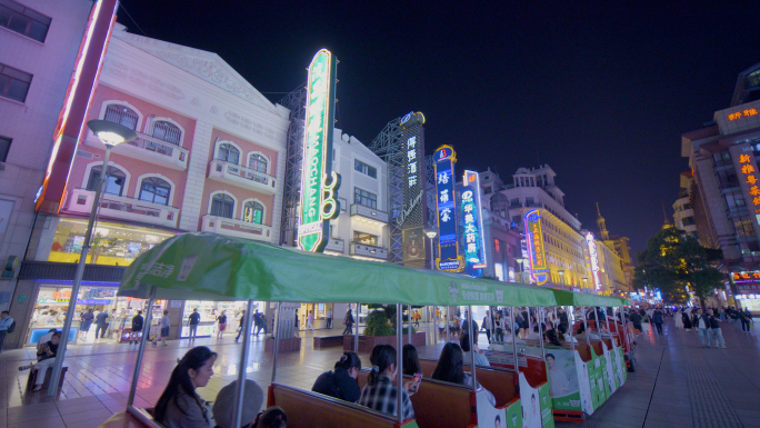 上海 黄浦 夜景 南京路步行街 人流