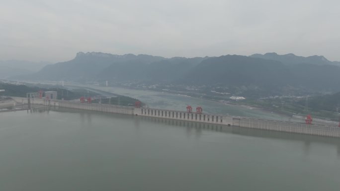 屈原故居景区水坝航拍4K 长江三峡大坝