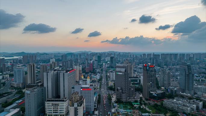 航拍徐州市主城区淮海路车流夜景延时