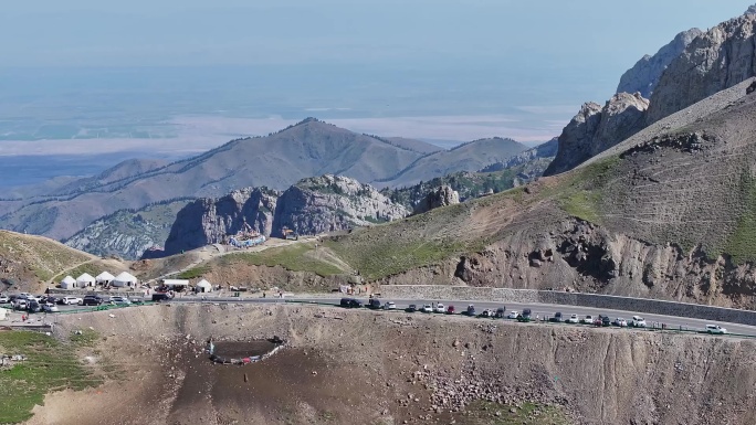 航拍新疆伊犁伊昭公路风景