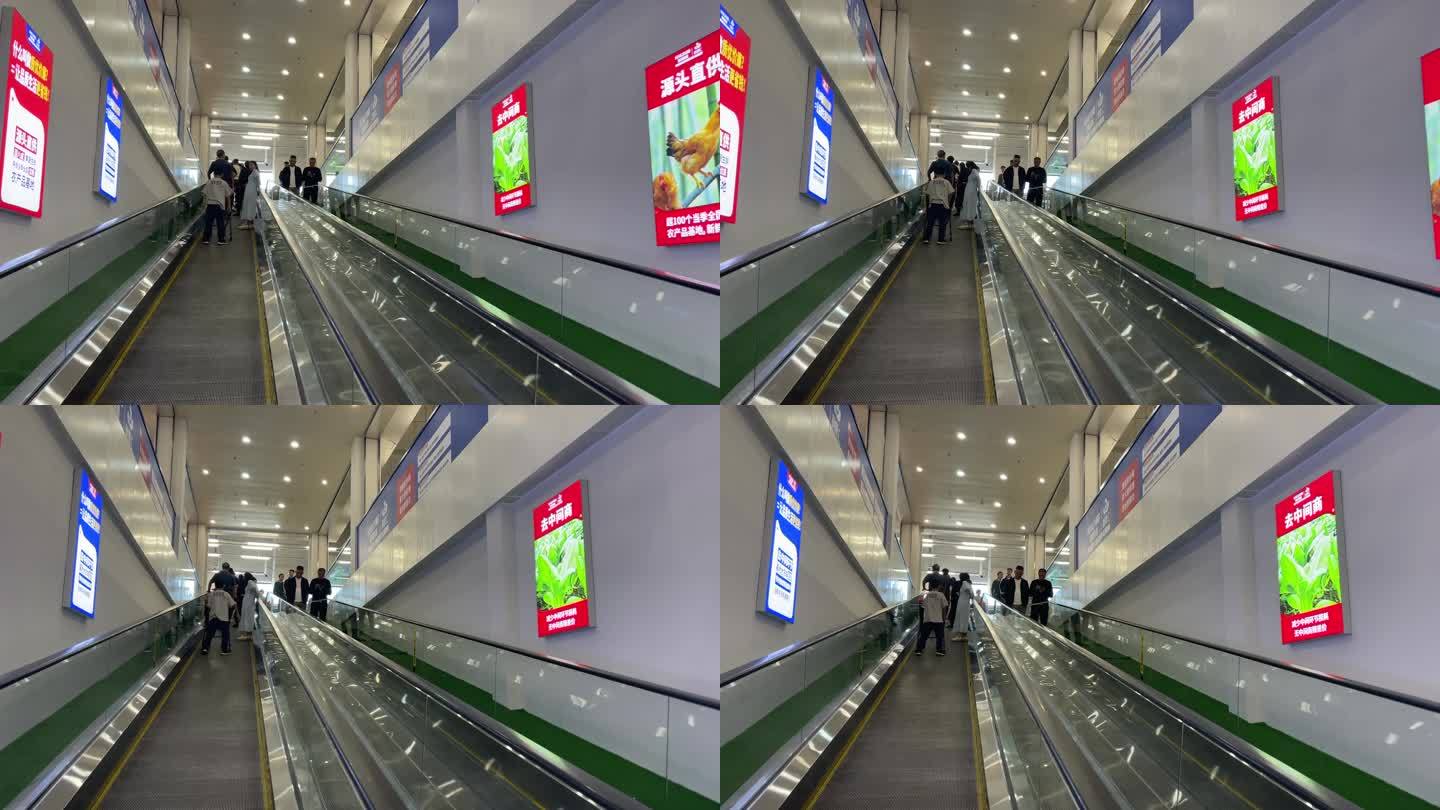 商场超市卖场自动扶梯顾客实拍