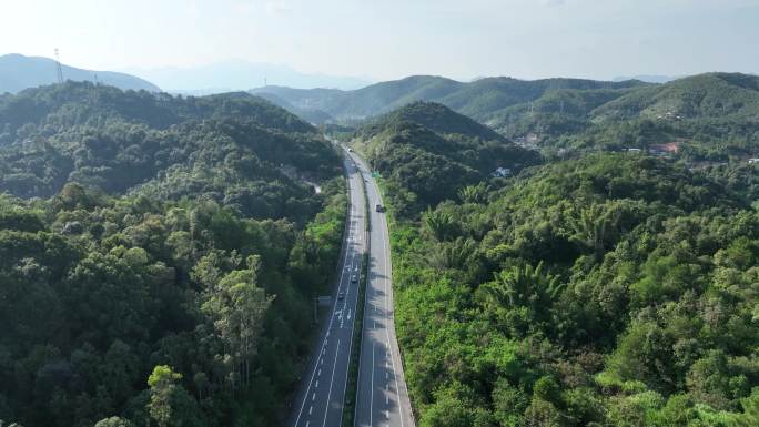 高速公路航拍山区道路风光