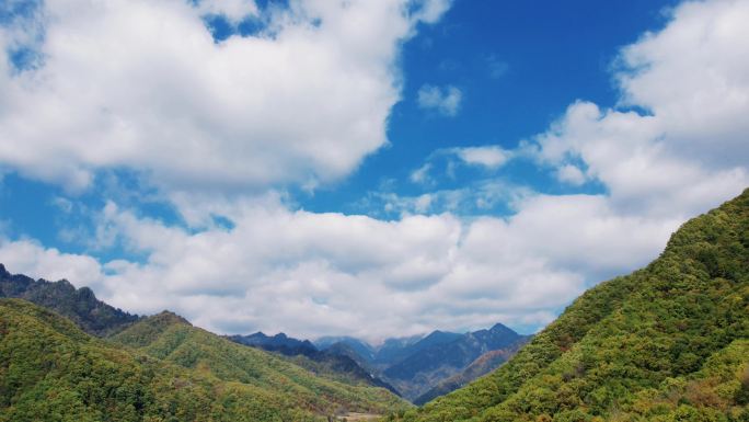 秦岭终南山天空延时秋季风景