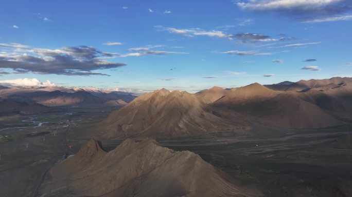 4K航拍西藏珠峰山脉光影变幻