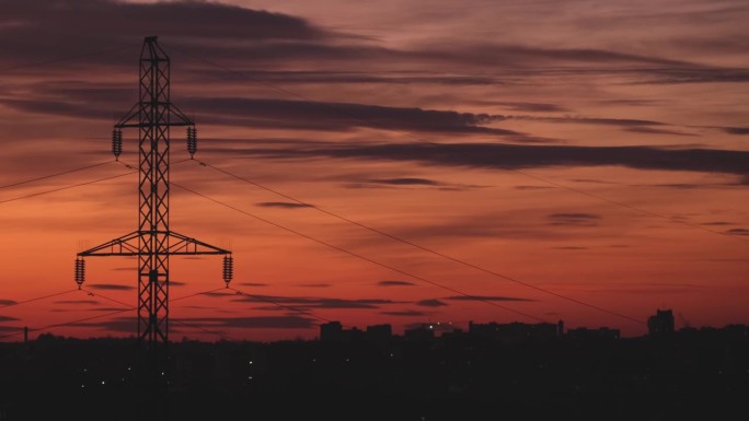乌克兰的电力中断，电力传输系统的问题导致城市停电