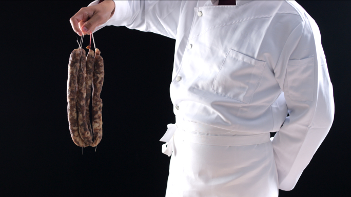 腊肠-腊肉-烟熏火燎-厨师展示-香肠肉肠