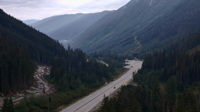 科奎哈拉高速公路:穿越不列颠哥伦比亚省山脉的风景驾驶