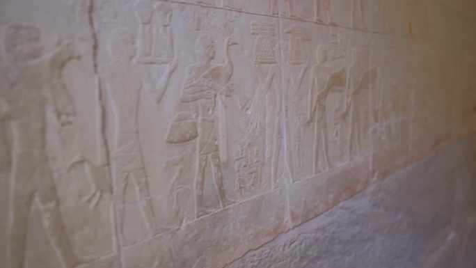 古墓中的古埃及象形文字特写。