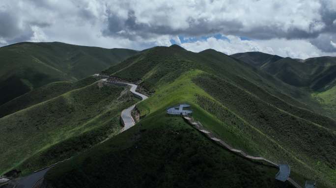 4K青海高原上的公路航拍