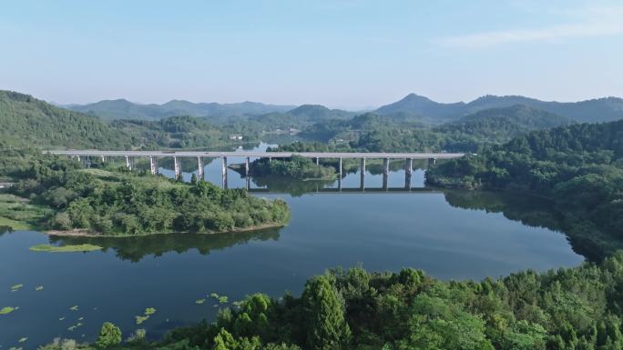 四川省遂西高速赤城湖站大桥