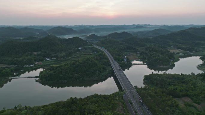 四川省遂西高速赤城湖站大桥