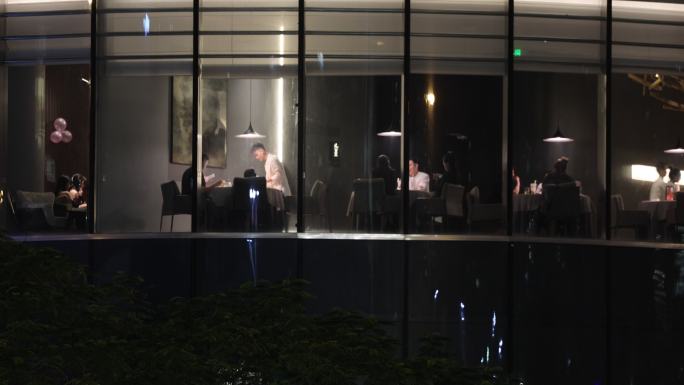 夜晚大厦玻璃幕墙9